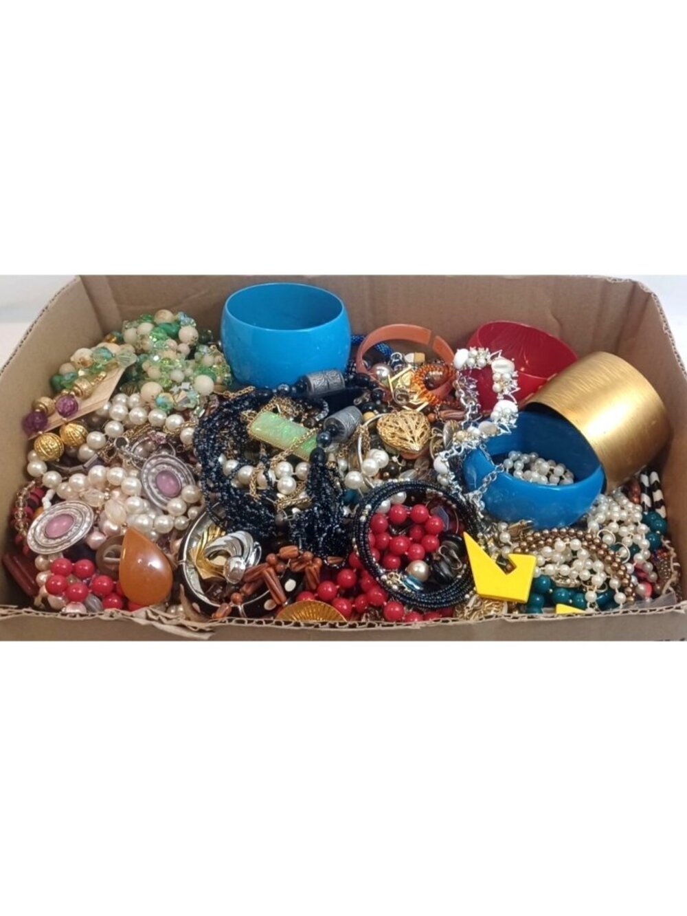 Huge Mixed Lot 10+LB Costume Jewelry Wearable Necklaces Bracelets Earrings &More